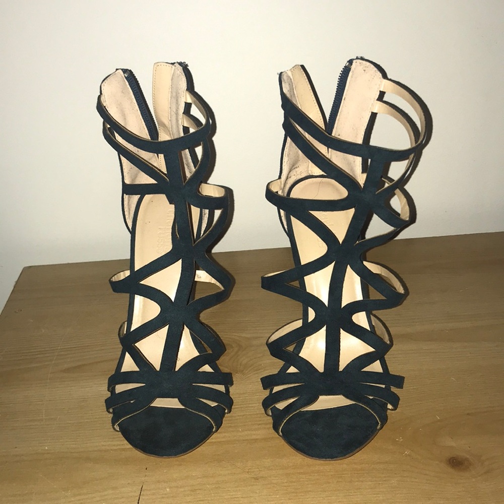 Size 7 women’s dark teal heels